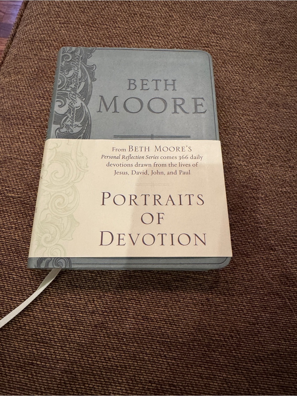 Beth Moore Portraits of Devotion 366 Day Faux Leather Devotional NEW